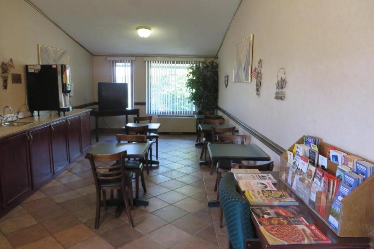 Knights Inn Canton Exteriör bild